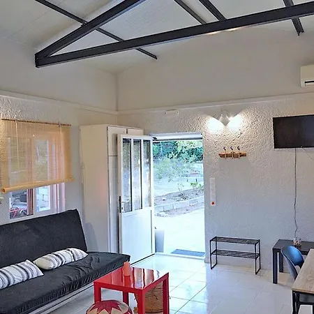 Figs & Grapes * Cosy Small House * Marmari * South Evia בית נופש *